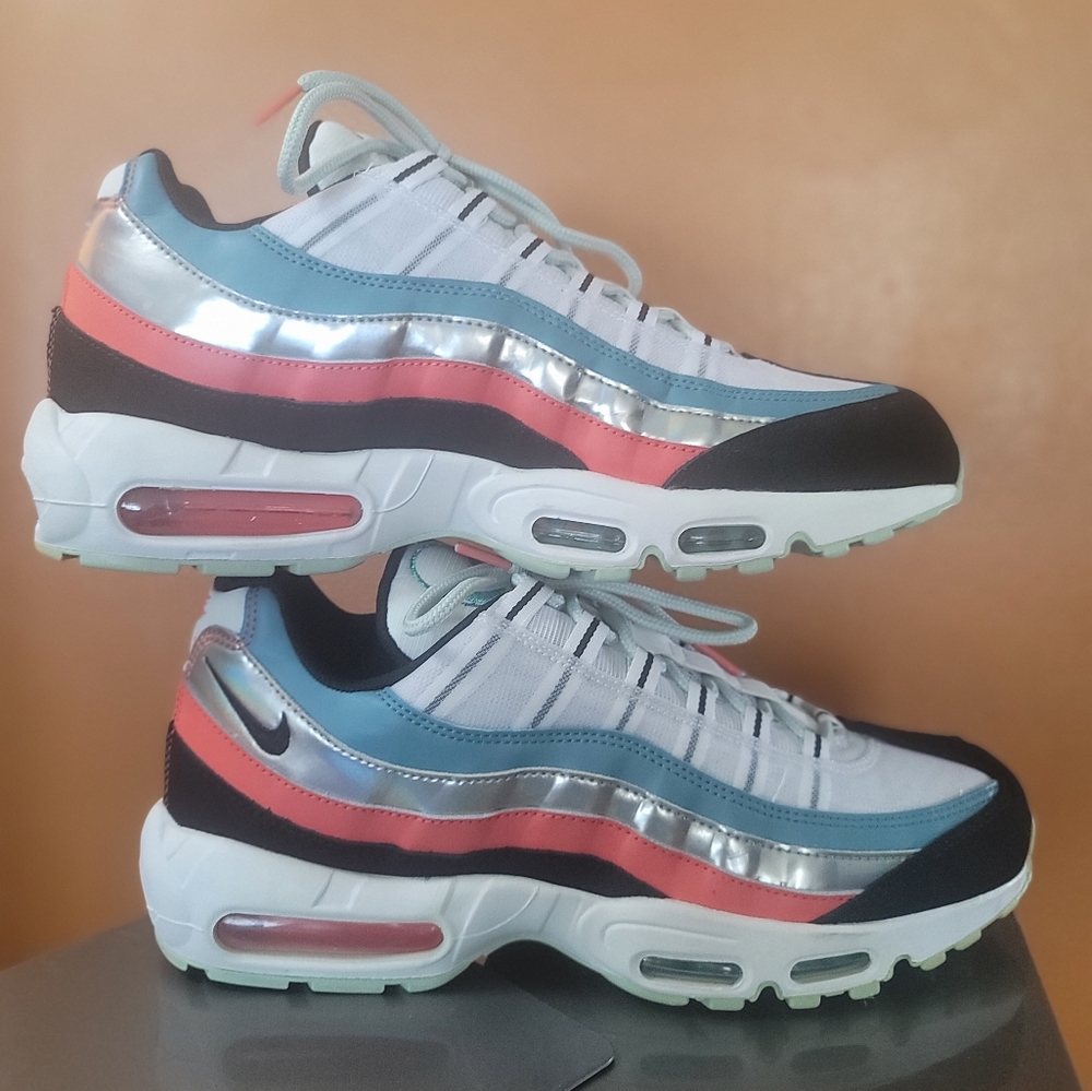 Nike Air Max 95 Alien Sneakers
